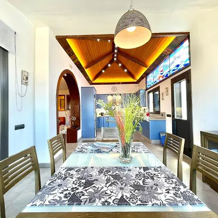 Con Wifi, Piscina Privada, Ac Y Bbq En Tenerife Sur Playa Paraiso (Tenerife)