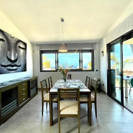 Con Wifi, Piscina Privada, Ac Y Bbq En Tenerife Sur Villa Playa Paraiso (Tenerife)