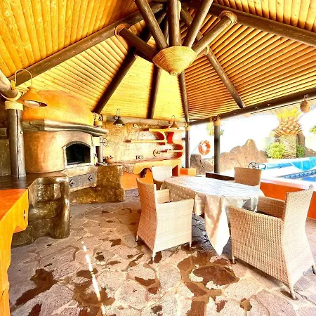 Con Wifi, Piscina Privada, Ac Y Bbq En Tenerife Sur Villa Playa Paraiso (Tenerife)